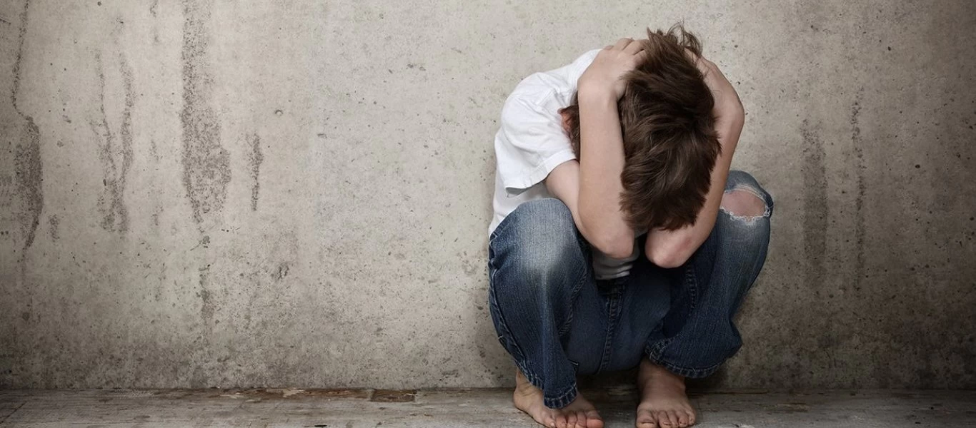 35χρονη φιλόλογος κατηγορείται για αποπλάνηση 13χρονου μαθητή - Την «έκαψαν» οι ροζ φωτογραφίες